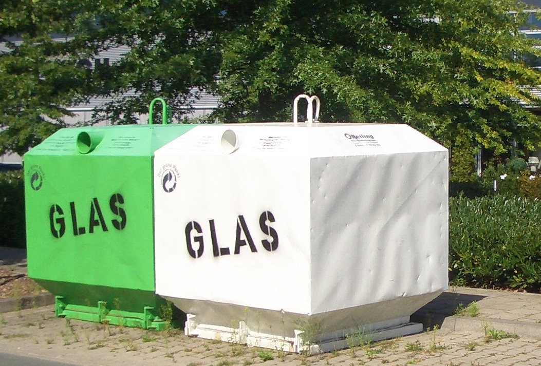 Glascontainer für Grün- und Weißglas