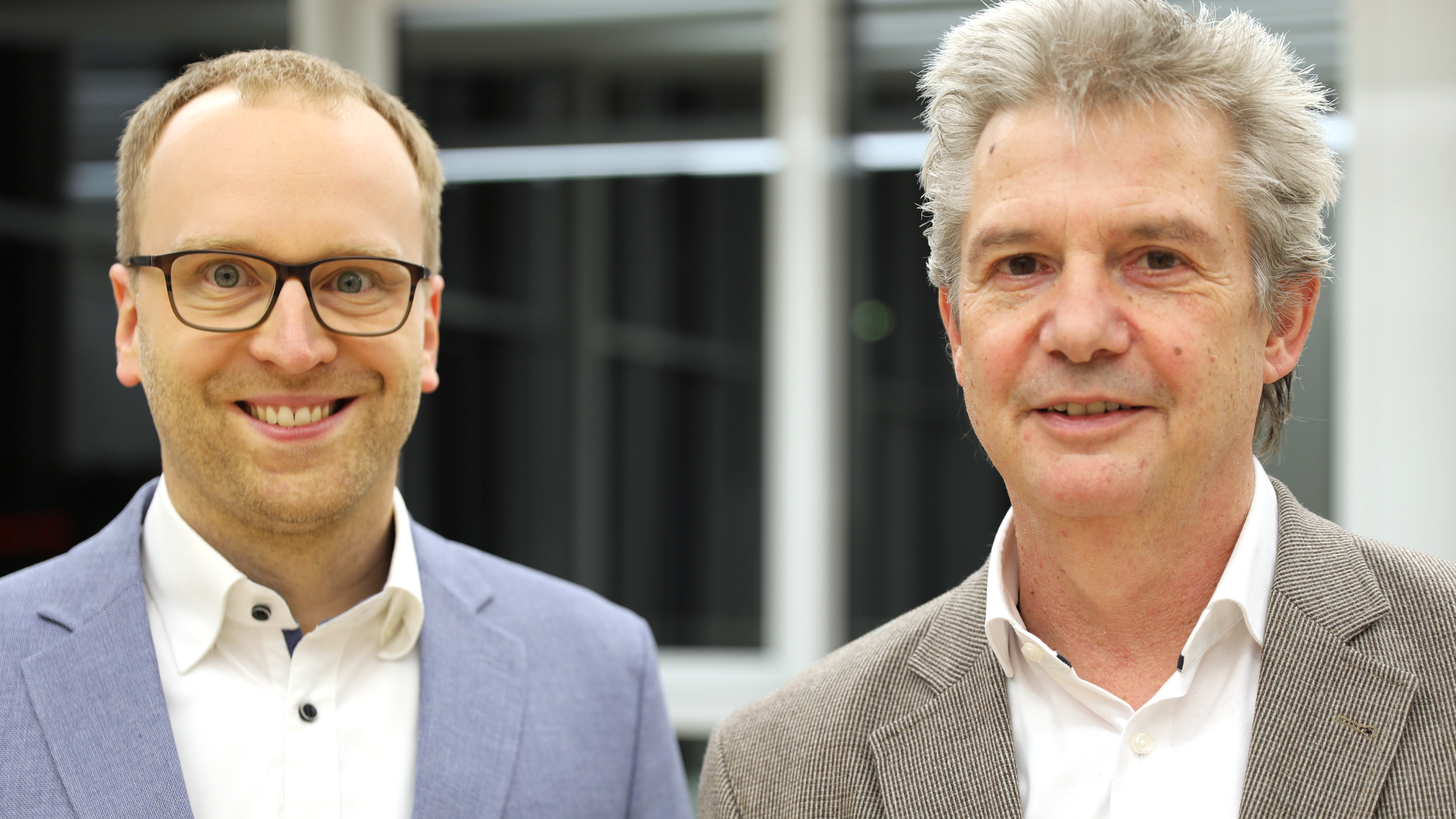 Dr. Daniel Baumkötter (l.) bildet als neuer technischer Betriebsleiter gemeinsam mit dem kaufmännischen Betriebsleiter Christian Wedding die Doppelspitze der awm. 